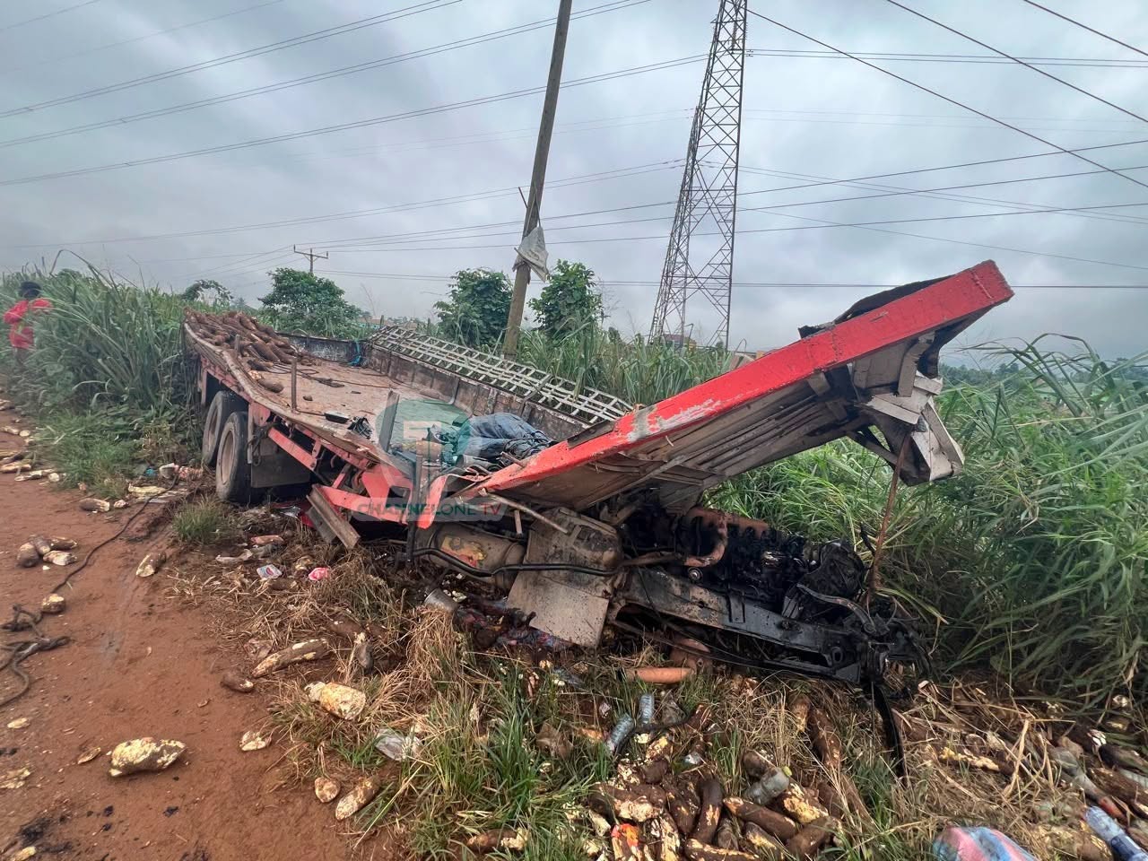 Several Injured As VIP Bus Collides With Yam-Laden Truck On Kumasi–Accra Highway