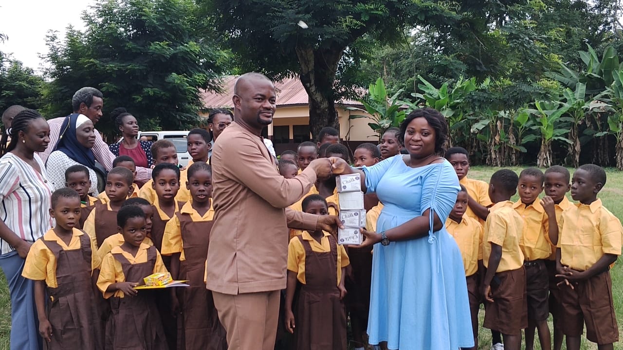 New Juaben North MCE Tours Schools On First Day, Urges Pupils To Embrace Education