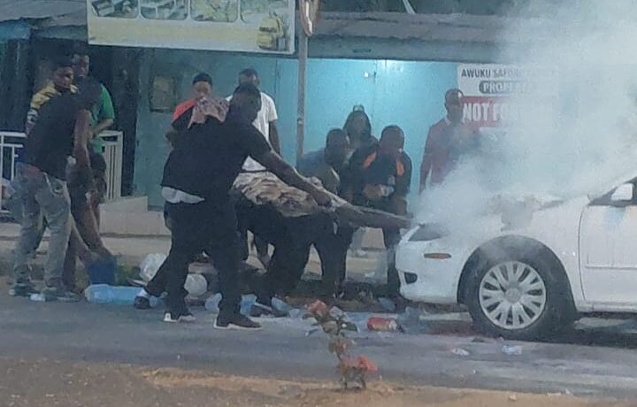 Koforidua: Moving Mazda Car Catches Fire